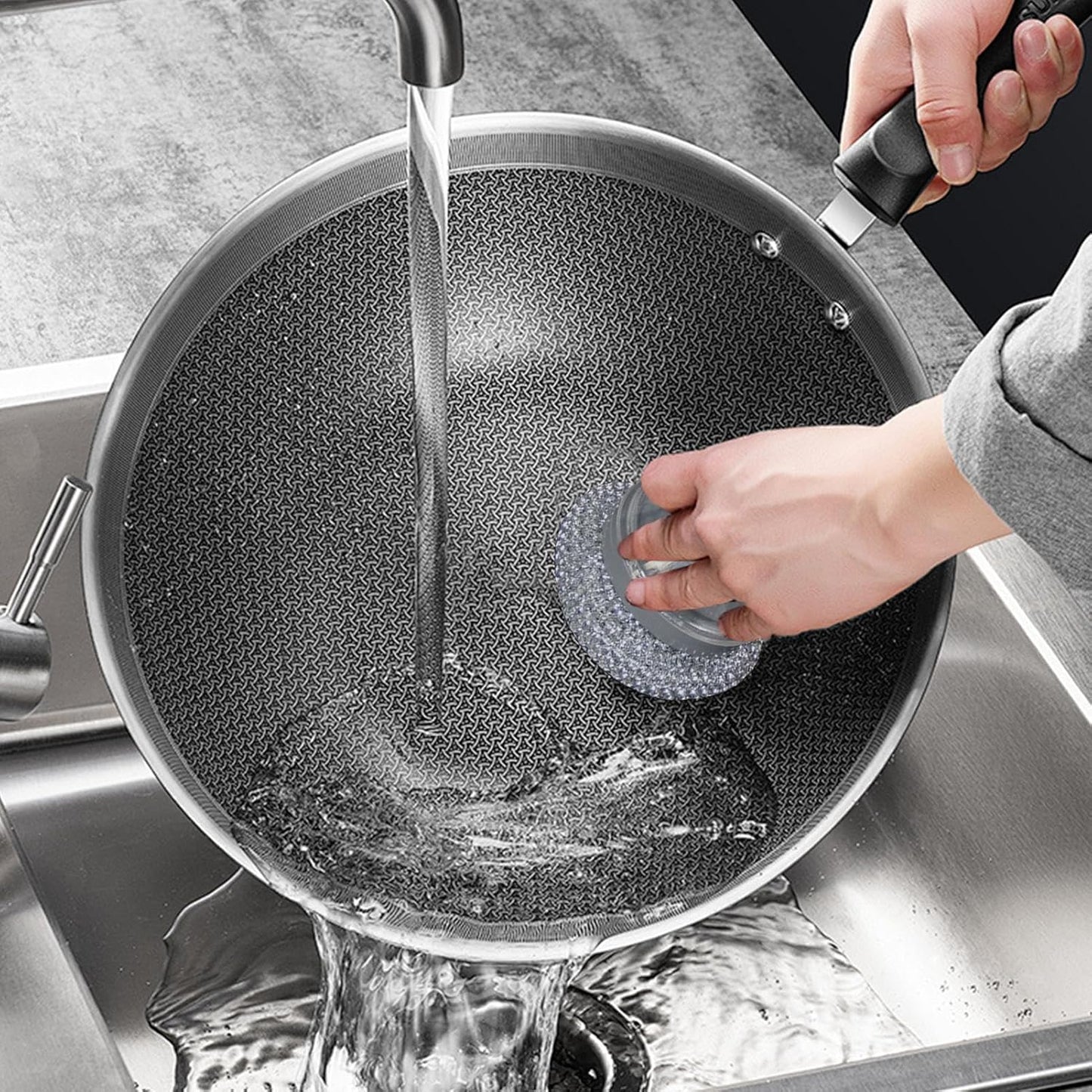 New Multi-Functional Liquid-Added Dispenser, Dish Scrubber with Soap Dispenser, Soap Dispensing Palm Brush, Kitchen Dishwashing Push-Type Cleaning Brush, Automatic Liquid-Added Steel Ball Brush